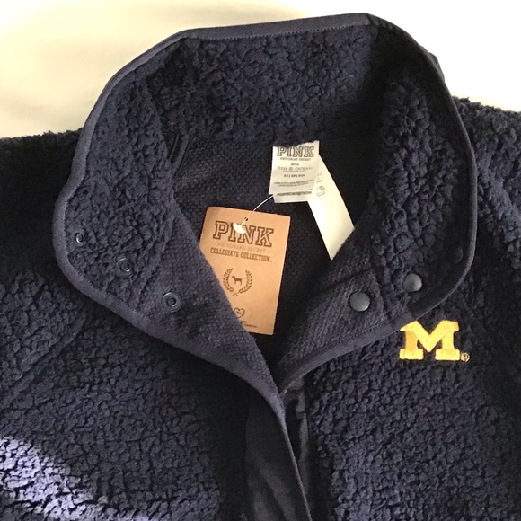 PINK VS University of Michigan Oversized Sherpa Jacket NWT - Picture 7 of 7